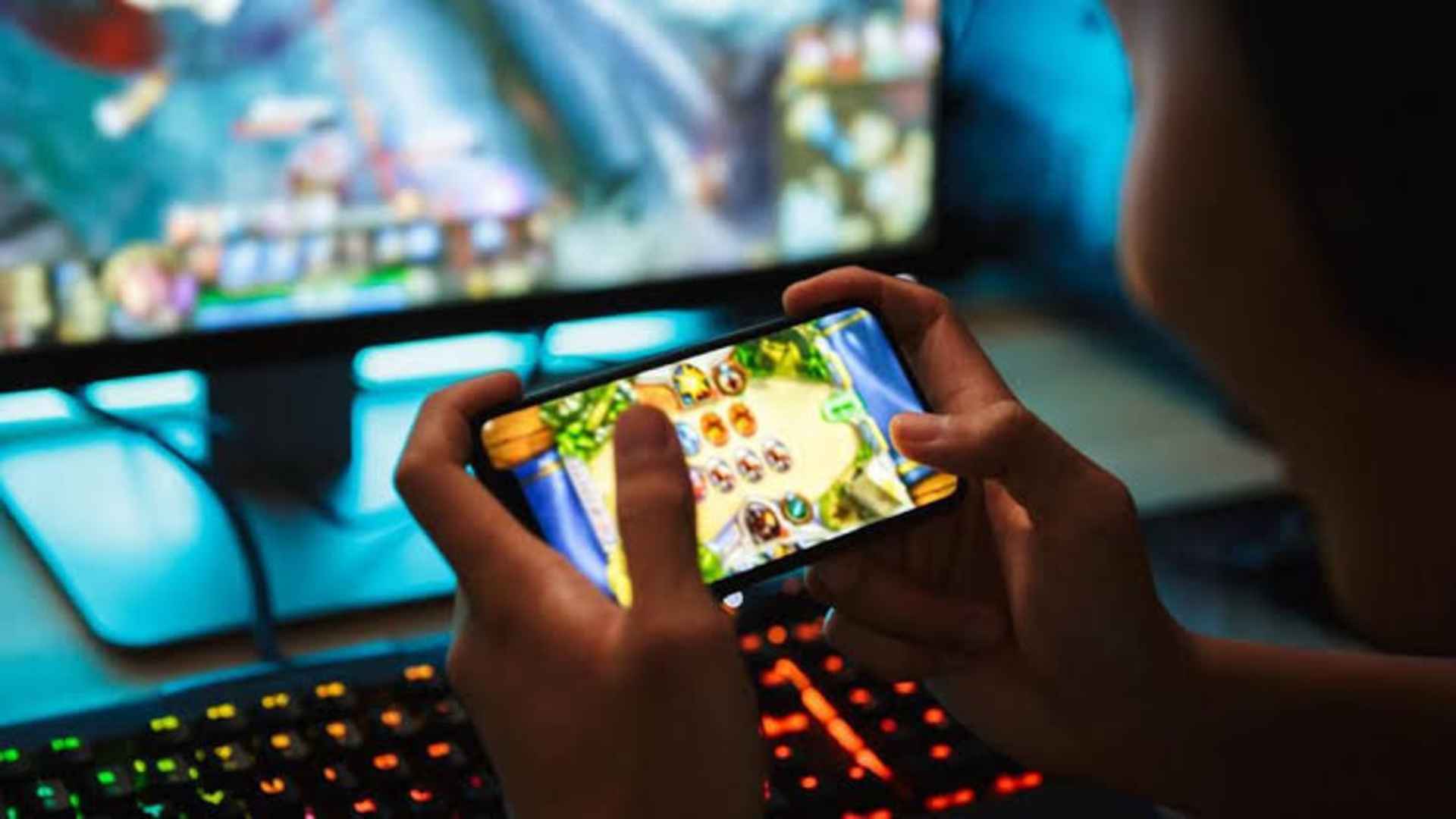 Multiplayer Games with Competitive Multiplayer Innovation